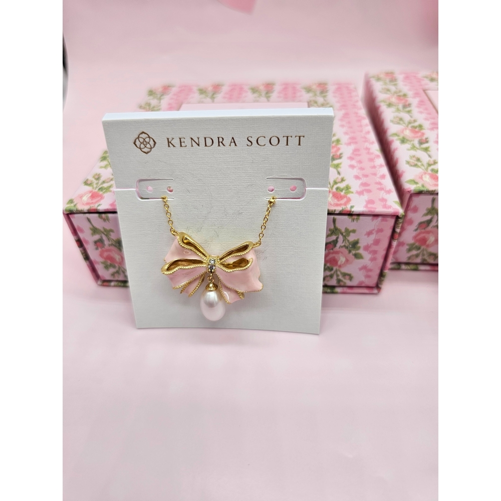 Authentic Kendra Scott Loveshack Fancy Gold and Pink Bow Necklace